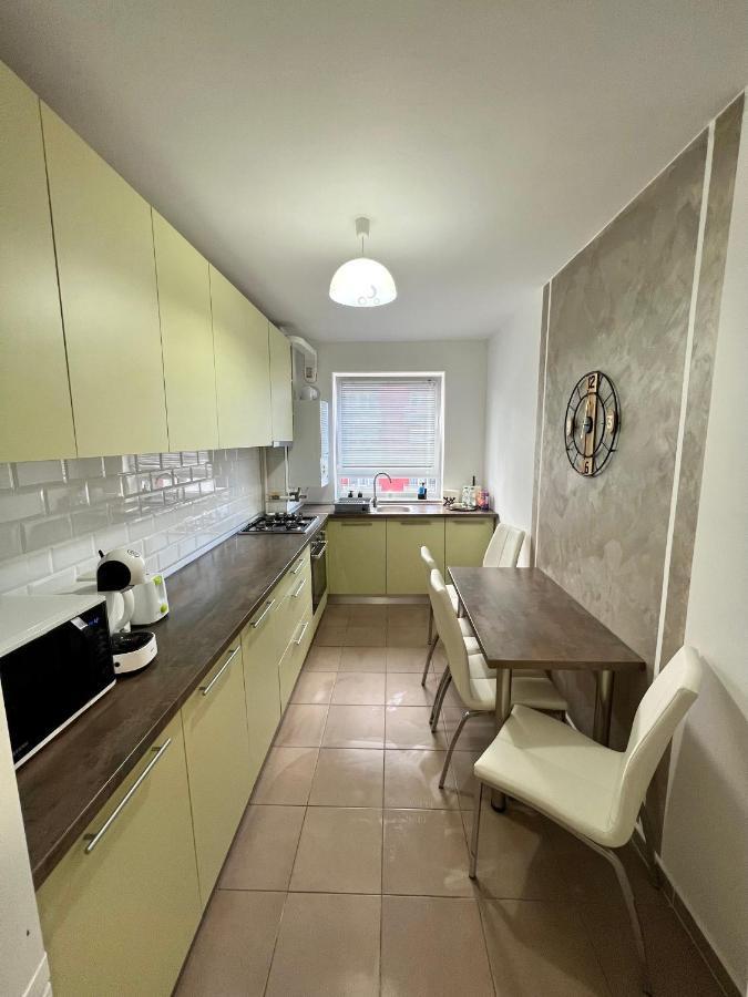 Appartement Moncler Family à Braşov Extérieur photo